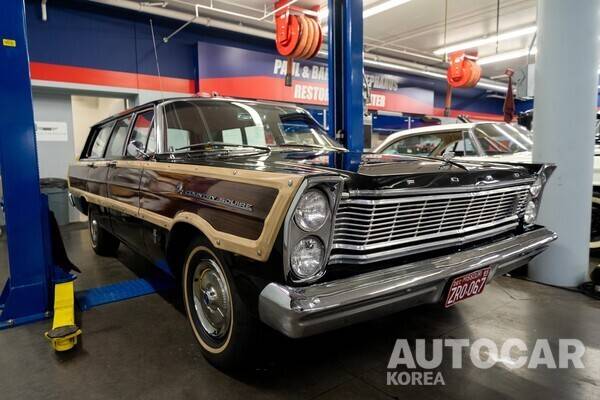 1965년식 포드 컨트리 스콰이어: 미국 가족용 로드 트립의 상징