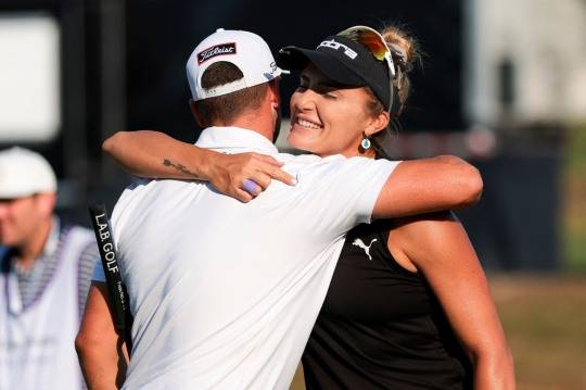 렉시 톰프슨(오른쪽)과 윈덤 클라크. 사진=연합뉴스