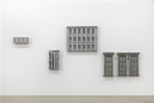 김상균, The Scene 180705, 2018, 그라우트·포맥스, 가변 크기 설치./작가 제공/