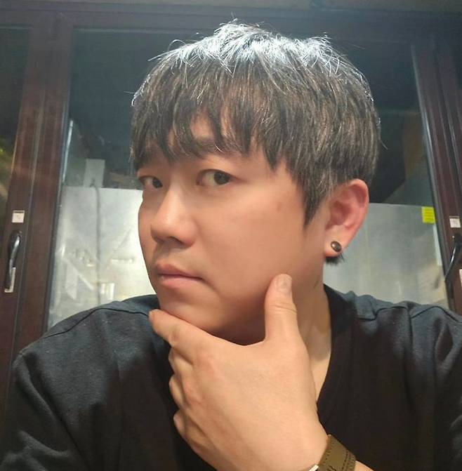 [서울=뉴시스] 송백경. (사진=송백경 인스타그램 캡처) 2025.12.09. photo@newsis.com *재판매 및 DB 금지