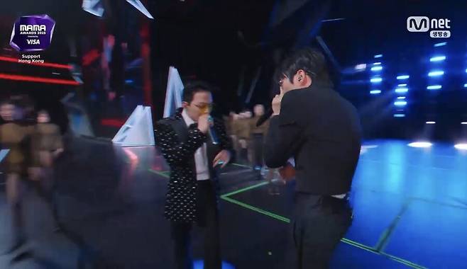 ▲ 지드래곤(왼쪽), 윙. 출처| 2025 MAMA 캡처