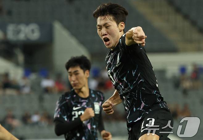 2025 동아시아축구연맹(EAFF) E-1 챔피언십에 출전한 강상윤. /뉴스1 ⓒ News1 김영운 기자