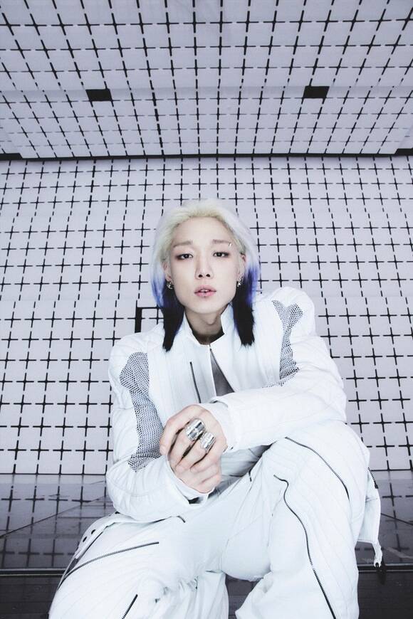 지난 3일 전역한 아이콘 바비가 15일부터 오는 19일까지 MBC FM4U 'Holiday in 친한친구' 스페셜 DJ를 맡는다. /143엔터