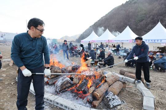2025 논산양촌곶감축제장 '모락모락 바비큐 존' 전경. 논산시 제공