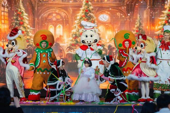 겨울 시즌 공연 '크리스마스 스윗 박스'모습.