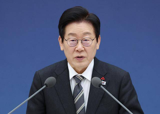 이재명 대통령이 12일 세종시 정부세종컨벤션센터에서 열린 교육부·국가교육위원회·법제처의 업무보고에서 발언하고 있다. 세종=왕태석 선임기자