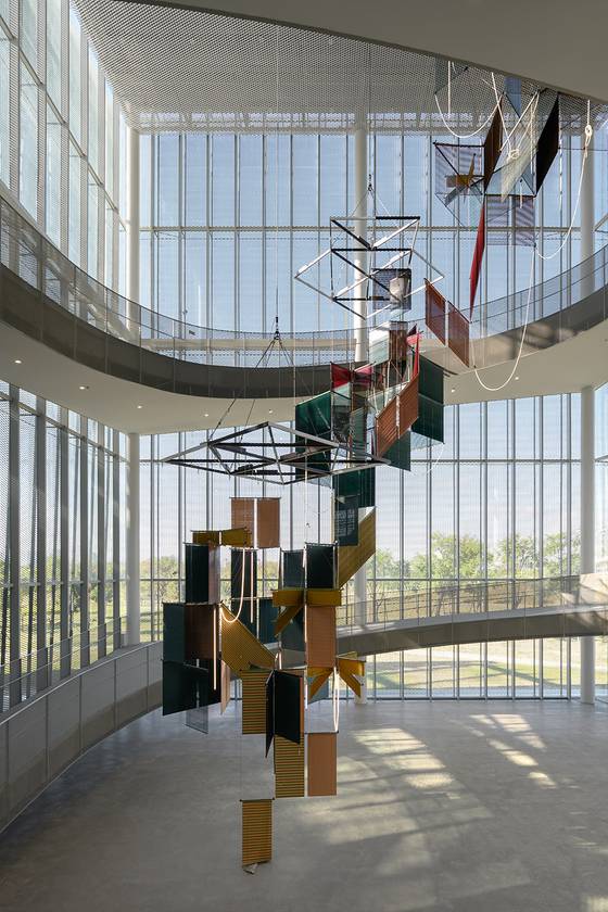 The image shows "Liquid Votive - Tree Shade Triad" by artist Haegue Yang. [KUKJE GALLERY]