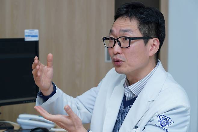 채수민 경희대병원 유방외과 교수가 8일 경희대의료원 후마니타스 암병원에서 쿠키뉴스와 인터뷰를 하고 있다. 유희태 기자