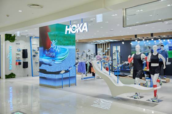 호카 타임스퀘어 매장 모습./사진제공=조이웍스앤코