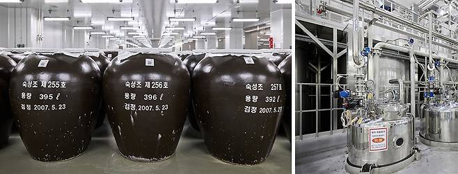 경기 여주시 화요 제2공장 옹기숙성실(왼쪽)과 증류실.‘감압증류방식’의 증류를 거친 증류원액은 바로 제품화되지 않고 전통 방식으로 제작된 옹기에 담겨 3개월 이상의 숙성과정을 거친다. 화요 제공