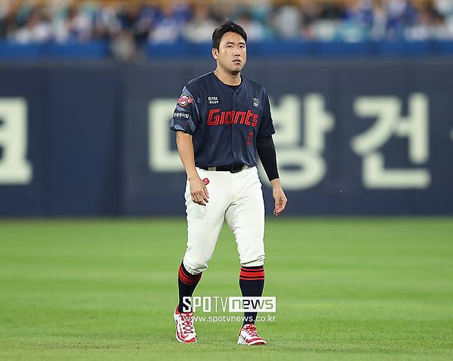 ▲ 정훈의 은퇴로, 2017년 롯데의 준플레이오프를 기억하는 야수는 이제 전준우 한 명 정도가 팀에 남았다. 당시 팀의 주축 야수 중 여전히 현역을 이어 가는 선수는 전준우 강민호 손아섭뿐이다 ⓒ곽혜미 기자