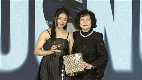 배드민턴 간판 안세영, BWF '올해의 여자 선수' 수상.