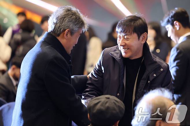 신태용  감독 이슈가 너무 길어지고 있다. 더 이상의 논란 없도록, 신태용 감독의 진중한 사과가 필요하다. ⓒ News1 이광호 기자