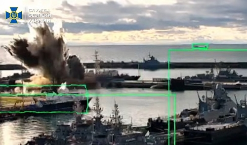 SBU가 러시아 잠수함을 타격했다며 올린 영상 [SBU 영상 캡처]