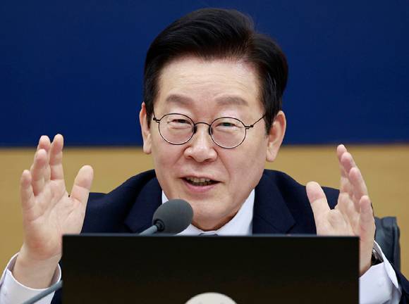 이재명 대통령이 16일 정부세종청사에서 열린 국무회의에서 발언하고 있다. 2025.12.16 [대통령실통신사진기자단] [사진=연합뉴스]