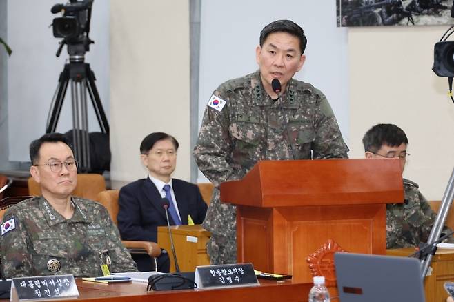 ▲ 이진우 전 수도방위사령관이 6일 국회에서 열린 '윤석열 정부의 비상계엄 선포를 통한 내란 혐의 진상규명 국정조사 특별위원회' 3차 청문회에서 위원 질의에 답하고 있다. [연합뉴스]