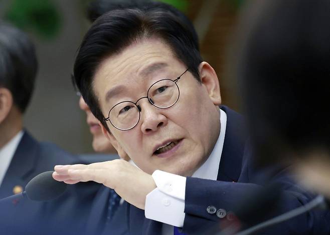 이재명 대통령이 16일 정부세종청사에서 열린 국무회의에서 발언하고 있다. [연합뉴스]