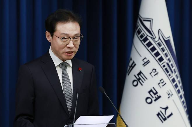 이재명 대통령이 최근 교육부 업무보고 과정에서 환단고기를 언급한 것에 대해 이규연 대통령실 홍보소통수석은 긍정적 평가를 한 것이 아니다고 말했다. 사진은 지난 7일 이 수석이 7일 서울 용산구 대통령실 청사에서 브리핑하는 모습. /사진=뉴시스