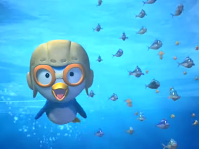 뽀롱뽀롱 뽀로로 1기 ‘하늘을 날고 싶어요’ 편에서 뽀로로가 바다를 ‘나는’ 모습. [뽀로로 유튜브 채널 갈무리]