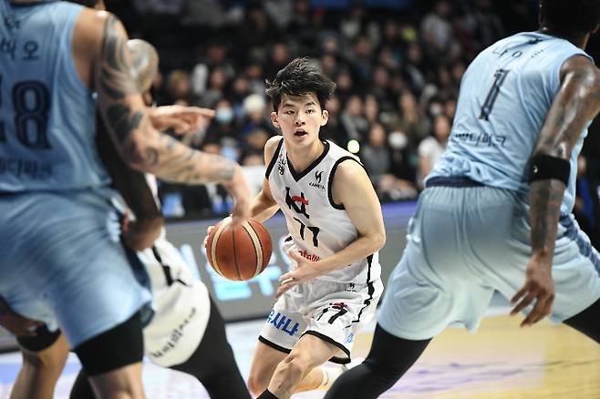 KT 루키 강성욱. KBL 제공
