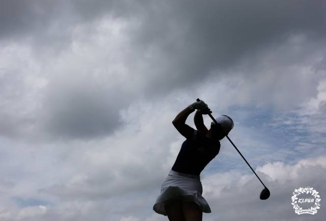 흐린 날씨 속에서 경기를 하고 있는 고지우. 사진 제공=KLPGA