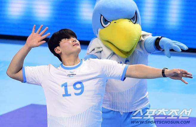 기념 시구를 펼친 SSG 랜더스 조병현.