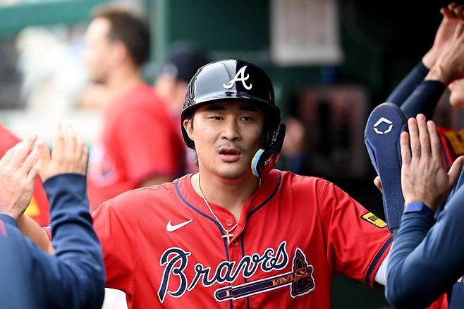 WASHINGTON, DC - SEPTEMBER 17: Ha-Seong Kim #9 of the Atlanta Braves celebrates with teammates after scoring in the sixth inning against the Washington Nationals at Nationals Park on September 17, 2025 in Washington, DC. Greg Fiume/Getty Images/AFP (Photo by Greg Fiume / GETTY IMAGES NORTH AMERICA / Getty Images via AFP)
<저작권자(c) 연합뉴스, 무단 전재-재배포, AI 학습 및 활용 금지>