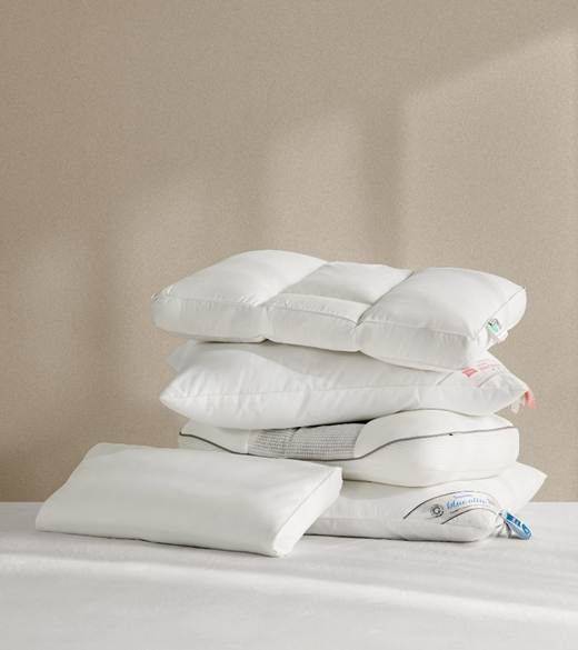 신세계까사는 프리미엄 가구 브랜드 까사미아가 개별 수면 습관에 맞춰 선택 가능한 기능성 베개 4종을 출시했다. 신세계까사