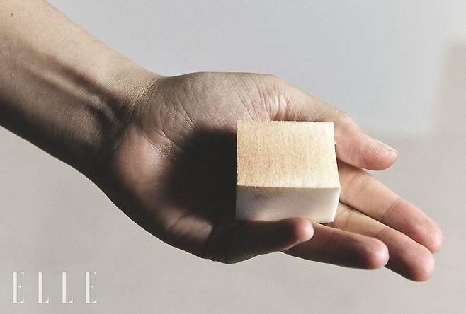 베이스 밀착을 높여주는 라텍스 스퀘어 메이크업 스펀지, 6ea 1만3천원, Piccasso.