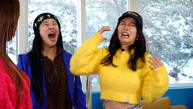 촬영장에서의 랄랄과 황보. '겟이득' 제공