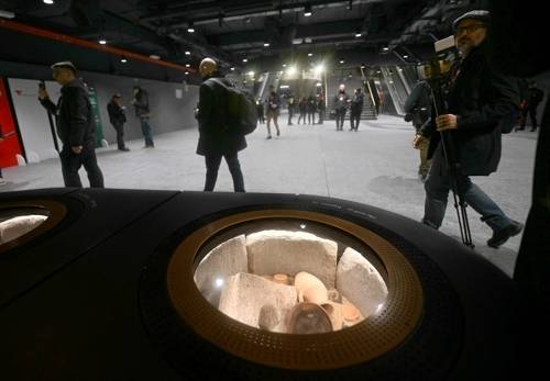 로마 지하철역에 전시된 유물들. [AFP 연합뉴스]