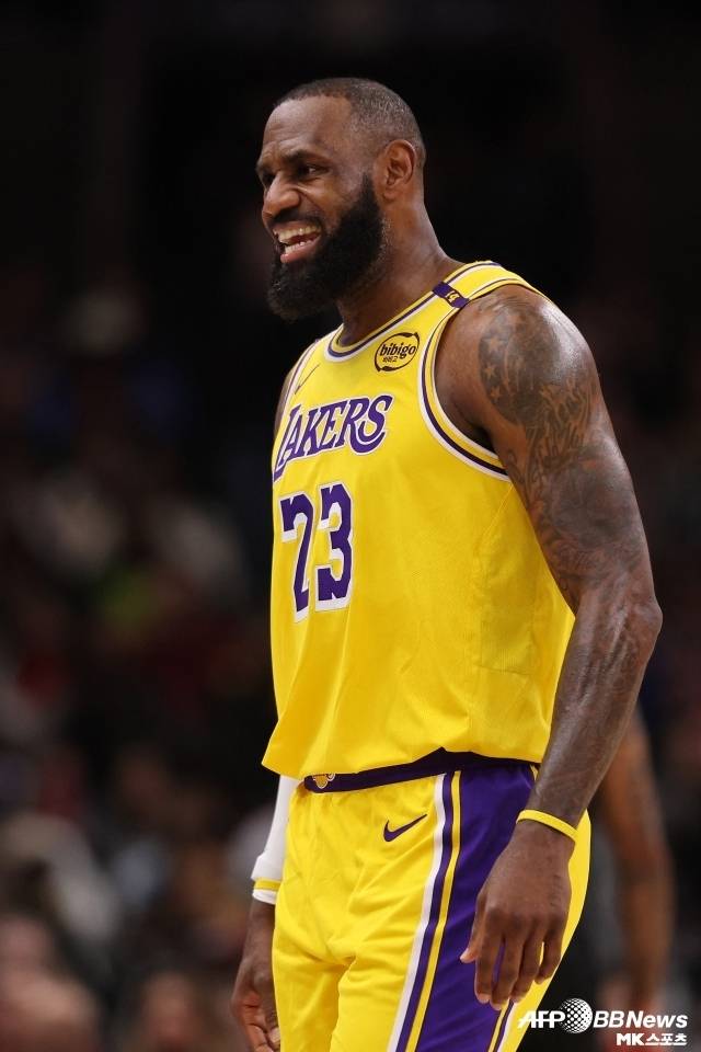 제임스의 경우 NBA 통산 득점 1위에 올라 있다. 그리고 정규리그 MVP 4회, 파이널 MVP 4회를 기록했다. 더불어 23번째 시즌을 치르며 빈스 카터를 제치고 이 부문 1위에 올랐고 2024-25시즌 올-NBA 세컨드 팀에 선정, 통산 21번째 올-NBA 팀에 이름을 올리며 최다 기록을 세웠다. 사진=AFPBBNews=News1