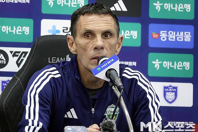 거스 포옛 전 전북 현대 감독. 그는 2025시즌 K리그1과 코리아컵에서 모두 우승했다. 사진=이근승 기자