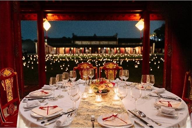 후에 왕궁에서 즐기는 디너