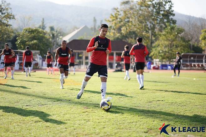 지난 1월 태국 치앙마이에서 훈련 중인 경남FC 선수들. /사진=한국프로축구연맹 제공