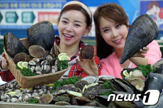 키조개를 소개하는 모델. /뉴스1 ⓒ News1