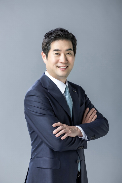 Yoon Sae-bom, CEO of Woongjin Holdings