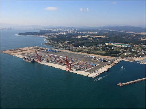 '전기추진선박 글로벌 혁신 규제자유특구' 로 조성될 예정인 포항시 영일만항 전경. 포항시