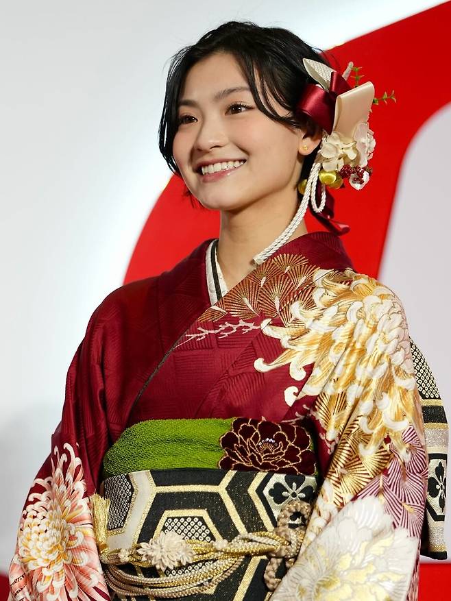 ▲ 세계 랭킹 1위 안세영은 18일(한국시간) 중국 항저우 올림픽스포츠센터 체육관에서 열린 2025 세계배드민턴연맹(BWF) 월드투어 파이널 여자 단식 A조 2차전에서 세계 랭킹 9위 미야자키 토모카(일본)를 게임스코어 2-0(21-9, 21-6)으로 제압했다. 직전 조별리그 1차전에서 푸트리 쿠수마 와르다니(인도네시아)를 2-1로 꺾은 안세영은 조별리그 2승을 챙기며 준결승 진출을 확정했다. 따라서 다가오는 3차전 야마구치 아카네와의 경기 결과와 상관 없이 다음 라운드로 향하게 됐다. ⓒ미야자키 토모카 SNS