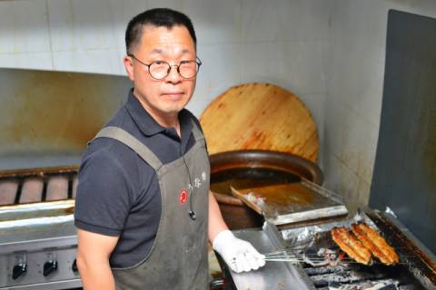 ‘우나쥬’ 김동섭 대표는 일본으로 건너간 지 30년 만에 부산으로 돌아와 나고야식 장어덮밥 히츠마부시를 선보이고 있다. 블로거 ‘울이삐’ 제공