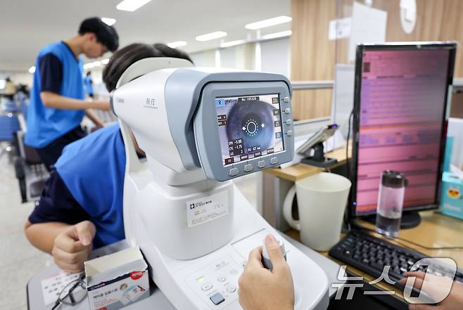 경기 수원시 팔달구 경인지방병무청에서 입영대상자들이 신체검사를 받고 있다. (공동취재) 2025.1.13/뉴스1 ⓒ News1 김영운 기자