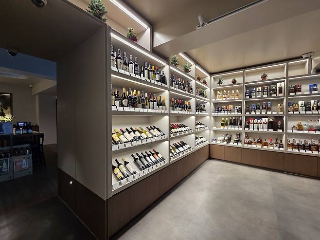 The Wine Collectiv in Bangbae-dong, Seocho-gu, Seoul (Park Yuna/The Korea Herald)