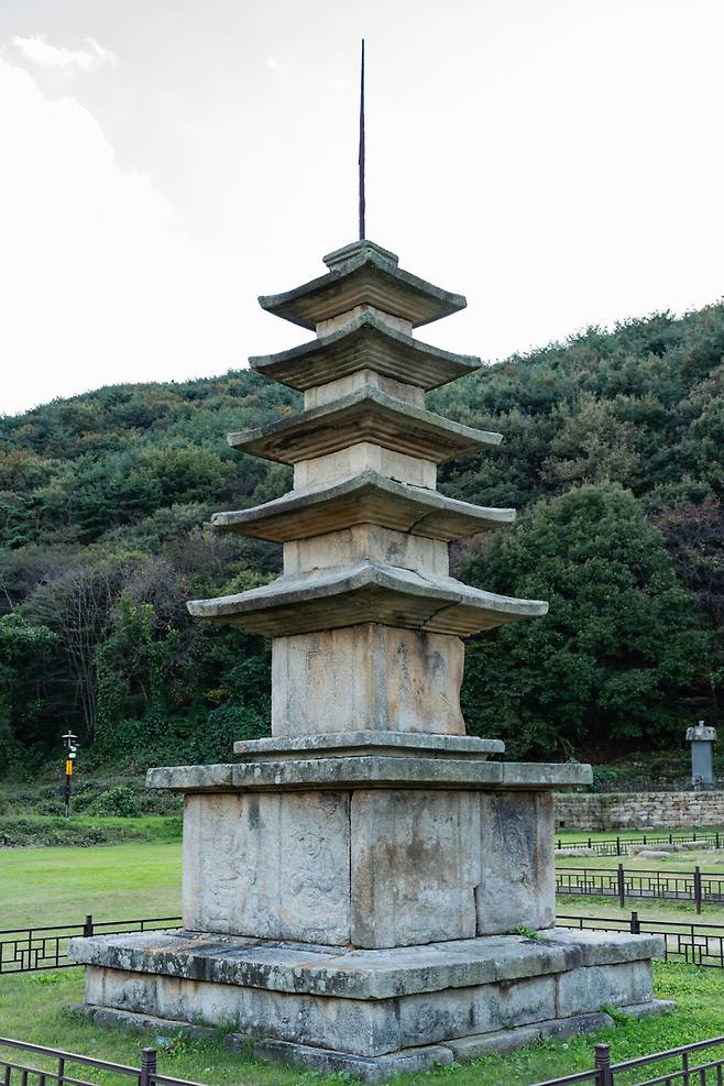 국보로 승격된 서산 보원사지 오층석탑. 서산시