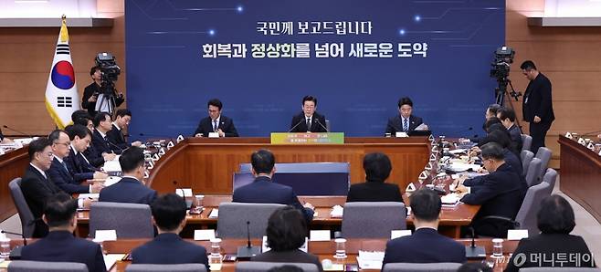 [서울=뉴시스] 고범준 기자 = 이재명 대통령이 19일 서울 종로구 정부서울청사 별관에서 열린 법무부(대검찰청)·성평등가족부 업무보고에서 발언하고 있다. (대통령실통신사진기자단) /사진=