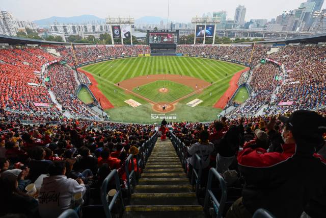 서울 잠실야구장에서 열린 2025 프로야구 KBO리그 포스트시즌 한국시리즈 1차전 한화 이글스와 LG 트윈스의 경기. 연합뉴스