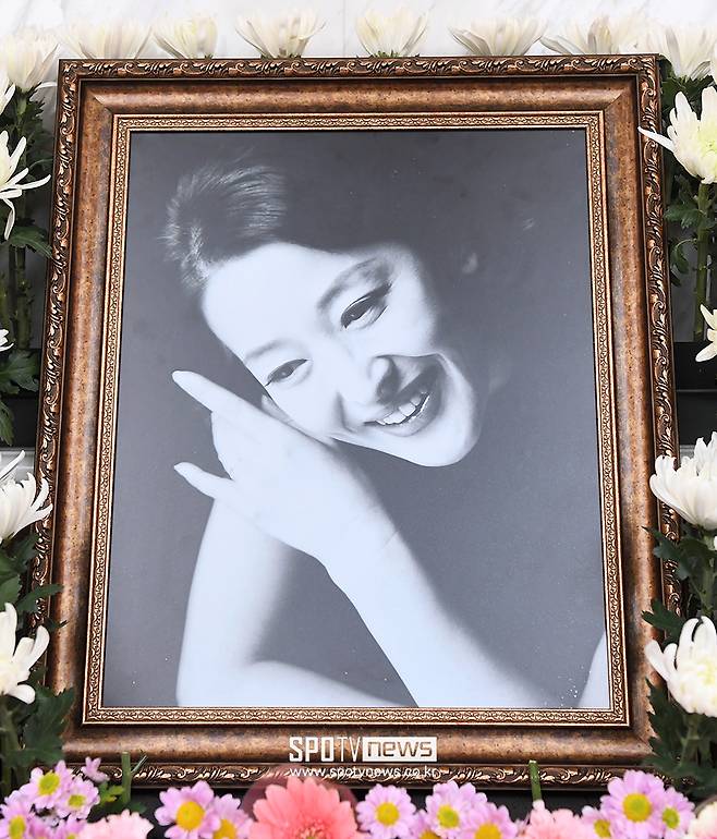 ▲ 고 윤석화 빈소 ⓒ사진공동취재단