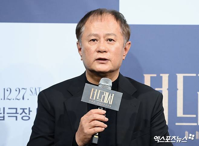 '더 드레서' 송승환