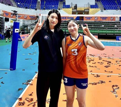 '신인감독 김연경'의 김연경 감독과 인쿠시(오른쪽) [인쿠시 인스타그램 캡처. 재판매 및 DB 금지]