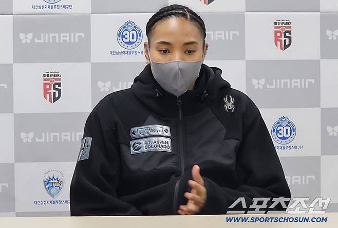 GS칼텍스 레이나가 정관장과의 경기 후 인터뷰를 하고 있다. 사진제공=KOVO