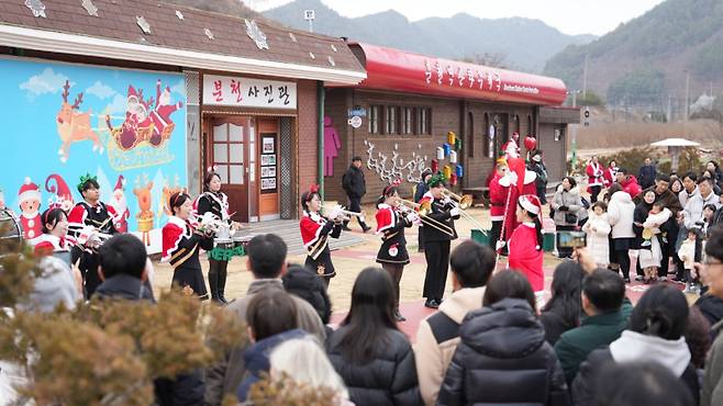 분천산타마을이 20일 개장했다. 봉화군 제공